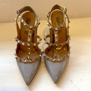 Valentino Rockstud pumps. Size 39  beautiful blue grey patent.